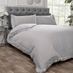 Rapport Home Tia Trellis Tasseled Duvet Cover Set with Pillowcase in Silver - Size: Double