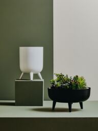 Orsina Classic & Timeless Design Vase, Iron Constructed Flower Vase, Easy To Maintain Vase For Flowers in White - thumbnail 4