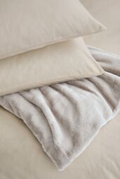 Helena Springfield 'Cosy' Throw in Natural - Size: 130 cm x 170 cm - thumbnail 2