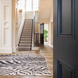 Kukoon Zebra Print Cotton Chenille Rug Black White Machine Washable - Size: 160 cm x 230 cm - thumbnail 4