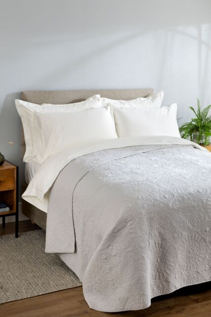 Soak&Sleep Quilted Cotton Bedspread in Light Grey - Size: Double - image 1
