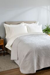Soak&Sleep Quilted Cotton Bedspread in Light Grey - Size: Double