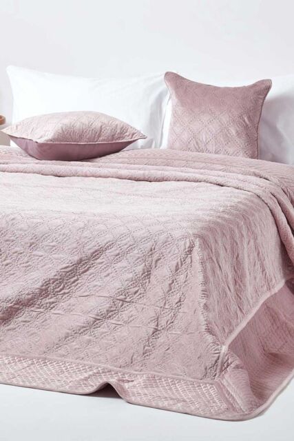 Homescapes Luxury Quilted Velvet Bedspread Geometric Pattern Throw in Pink - Size: Double - image 1