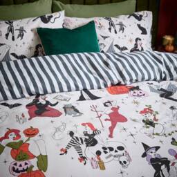 Furn Trick Or Treat Reversible Halloween Duvet Cover Set in White - Size: King - thumbnail 3