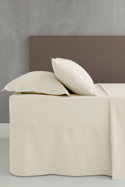 Catherine Lansfield 'Easy Iron Percale' Combed Polycotton 25cm Depth Sheet in Cream - Size: Single Fitted - image 1