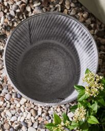 Dibor Vintage Style Rippled Grey Planter Galvanised Trough Bucket Flower Pot Embossed Round Outdoor Garden Planter (H)31cm, (Dia) 25cm - thumbnail 4
