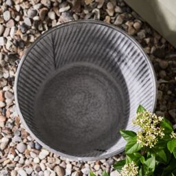 Dibor Vintage Style Rippled Grey Planter Galvanised Trough Bucket Flower Pot Embossed Round Outdoor Garden Planter (H)31cm, (Dia) 25cm - thumbnail 5