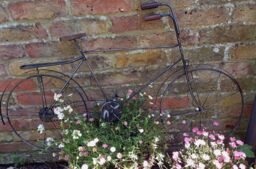 Inspirational Gifting Gents Retro Bicycle Metal Wall Art in Black - thumbnail 4