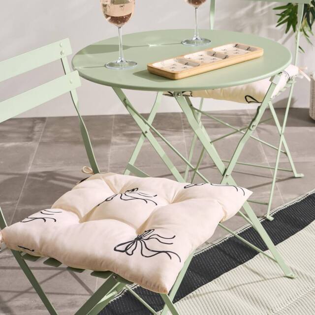 OHS 2 x Bows Print Garden Chair Cushions Outdoor Seat Pads in Cream - Size: 40 cm x 40 cm - image 1