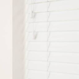 Blinds Outlet Faux Wooden Venetian Blinds with Tapes in White - Size: 210 cm width x 160 cm drop - thumbnail 1