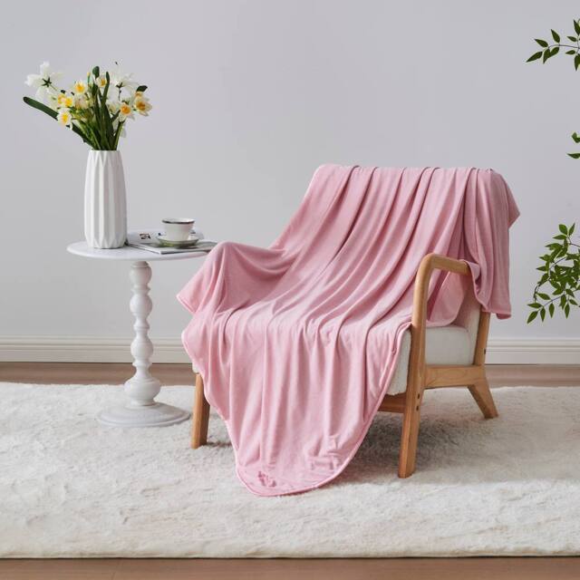 GAVENO CAVAILIA Cooling Blanket in Pink - Size: 130 cm x 170 cm - image 1