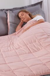 OHS Sensory Sleep Therapy Weighted Blanket 125 x 150 cm 4kg in Light Pink - Size: 125 cm x 150 cm - thumbnail 3
