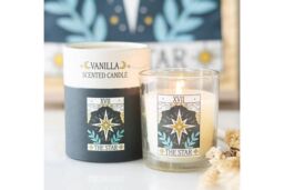 KDMD The Star Vintage Tarot Blueberry Candle in White - thumbnail 1