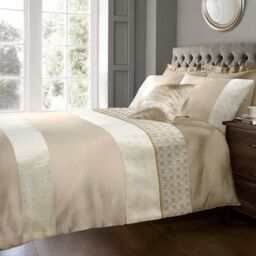 Intimates Pandora Duvet Cover & Pillowcase Set with Jacquard in Cream - Size: Double - thumbnail 2