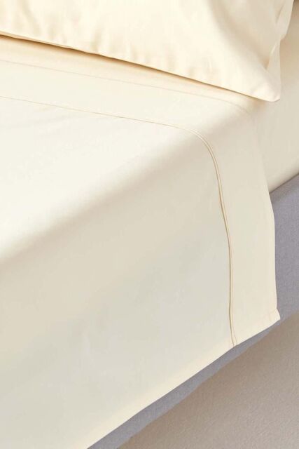 Homescapes Egyptian Cotton Flat Sheet 1000 Thread Count in Cream - Size: Single Flat - image 1