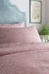Appletree 'Toria' Arts & Crafts Floral Jacquard Duvet Cover Set in Light Pink - Size: Super King - thumbnail 2