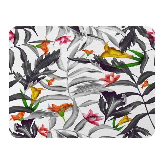 Benjamin Tate Design Monochrome Leaves Blanket in Natural - Size: 120 cm x 150 cm - image 1