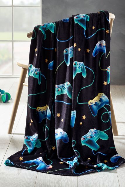 Catherine Lansfield 'Gamer' Cosy Fleece Blanket Throw in Black - Size: 130 cm x 170 cm - image 1