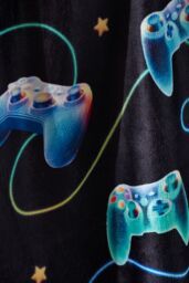 Catherine Lansfield 'Gamer' Cosy Fleece Blanket Throw in Black - Size: 130 cm x 170 cm - thumbnail 2