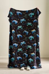 Catherine Lansfield 'Gamer' Cosy Fleece Blanket Throw in Black - Size: 130 cm x 170 cm - thumbnail 3