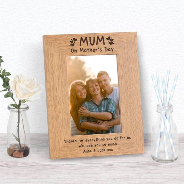 Uniqueful Women's Personalised Mum on Mothers Day Wood Picture Frame 6x4 in Brown - image 1