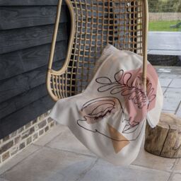 Benjamin Tate Design minimal line drawing of womans face Designer Blanket in Natural - Size: 120 cm x 150 cm - thumbnail 3