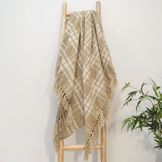 Allure Bath Fashions Chenille Checked Tartan Throw Blanket in Natural - Size: 150 cm × 200 cm - image 1