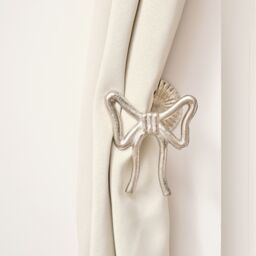 Melody Maison Set Of 2 Silver Metal Bow Curtain Tie Backs - thumbnail 6