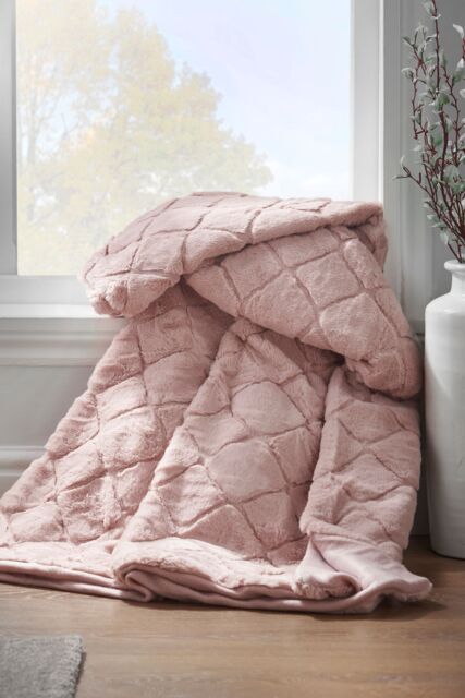 Catherine Lansfield Downstairs Cosy Diamond Faux Fur Soft 130x170cm Blanket Throw in Pink - Size: 130 cm x 170 cm - image 1