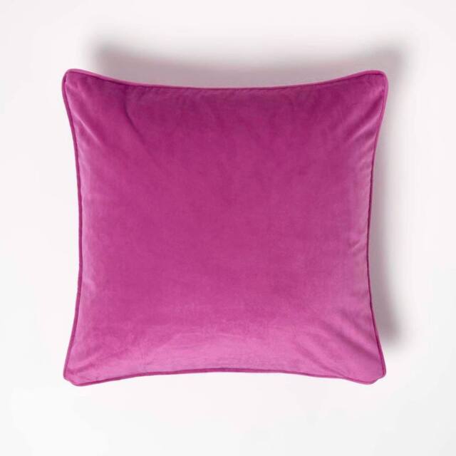 Homescapes Filled Velvet Cushion with Piped Edge 46 x 46 cm in Pink - image 1