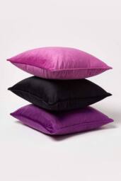 Homescapes Filled Velvet Cushion with Piped Edge 46 x 46 cm in Pink - thumbnail 6