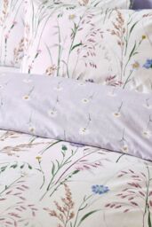 Catherine Lansfield 'Grasmere Floral' Reversible Duvet Cover Set in Lilac - Size: Single - thumbnail 4