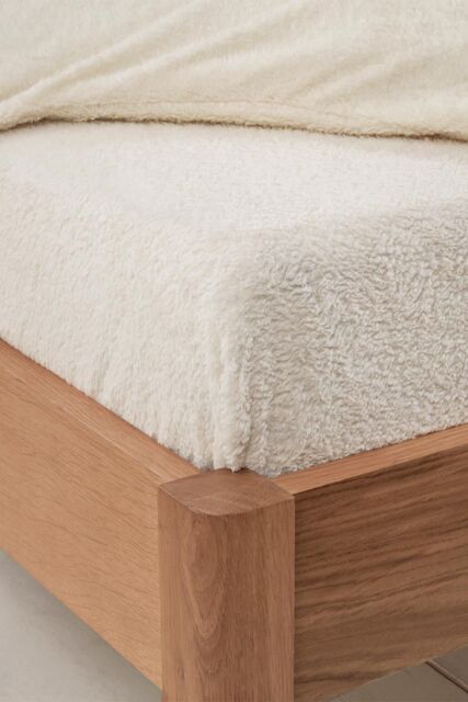 OHS Teddy Fleece Thermal Fitted Bed Sheet in Cream - Size: Double Fitted - image 1
