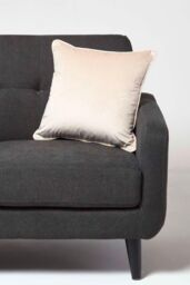 Homescapes Filled Velvet Cushion with Piped Edge 46 x 46 cm in Cream - thumbnail 2