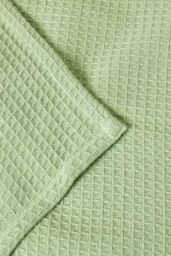 Homescapes Cotton Waffle Blanket Throw - Soft, Breathable & Skin-Friendly in Green - Size: 250 cm x 230 cm - thumbnail 5