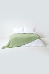 Homescapes Cotton Waffle Blanket Throw - Soft, Breathable & Skin-Friendly in Green - Size: 250 cm x 230 cm - thumbnail 3