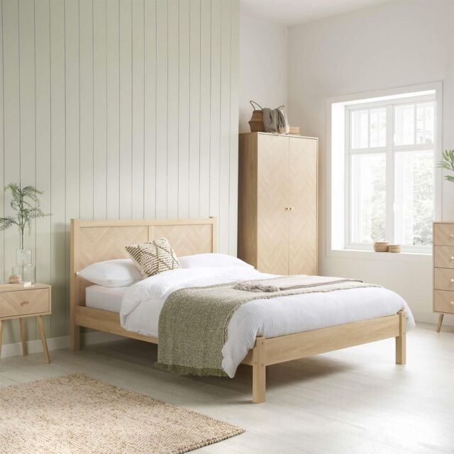 Birlea King Bed Frame Oak Brown Wooden Herringford 5ft 150cm in Light Oak - image 1