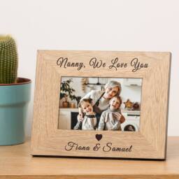 Uniqueful Women's Personalised I We love You Wood Picture Frame 6 x 4 Mothers Day Mum in Brown - thumbnail 4