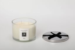 Aroma Naturals Minimalist Luxe Feroce 2-Wick Scented Candle in White - Size: Large - thumbnail 3