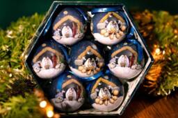 Marco Paul 7pc Nativity Scene Christmas Tree Baubles - Size: 7 Pack