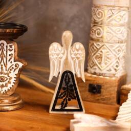 Serenityy Mango Wood Angel - Whitewash with Iron Holly Cut-Out in White - thumbnail 4