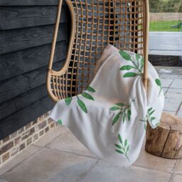 Benjamin Tate Design Green Leaf Blanket in Natural - Size: 120 cm x 150 cm - thumbnail 4