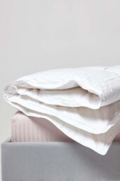 Homescapes Premium White Goose Down 13.5 Tog Winter Duvet - Size: Double - thumbnail 2
