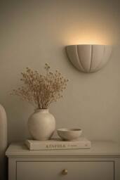 ValueLights Leonardo Scallop Curve Ceramic Flush Wall Sconce Light with Bulb in Pale Grey - thumbnail 1