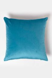 Homescapes Floral Peacock Black & Teal Filled Velvet Cushion 46 x 46 cm - thumbnail 3