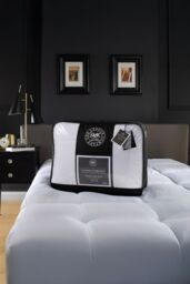 The Lyndon Company Hotel Premium Soft Touch 13.5 Tog All Year Round Duvet in White - Size: Double - thumbnail 2