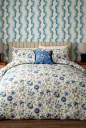 Sanderson 'Amanpuri / Jamilia' Cushion in Blue - Size: 45 cm x 45 cm - thumbnail 4
