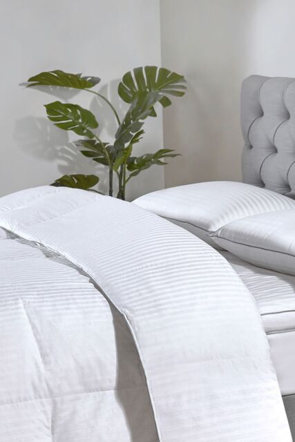 BHS 5 Star Hotel Collection 10.5 Tog White Goose Down Duvet - Size: Super King - image 1