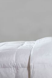 BHS 5 Star Hotel Collection 10.5 Tog White Goose Down Duvet - Size: Super King - thumbnail 3