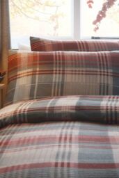 Appletree 'Connolly' 100% Brushed Cotton Duvet Cover Set in Red - Size: King - thumbnail 2